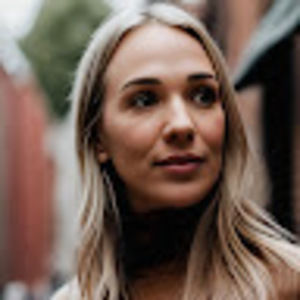 Meet your Posher, Lara